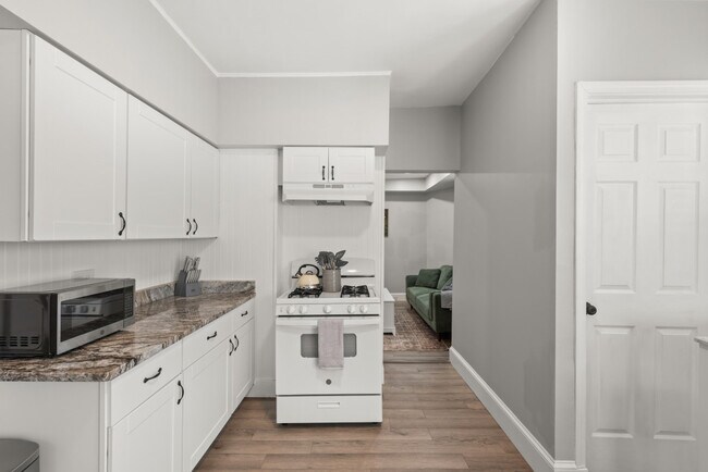 Foto del edificio - 1326 W 69th St