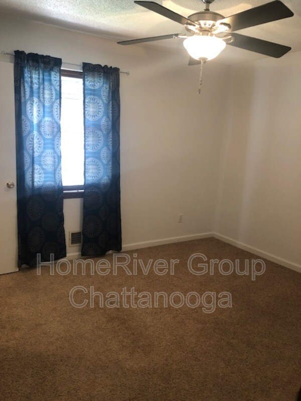 Foto del edificio - 8809 Brook Point Ln