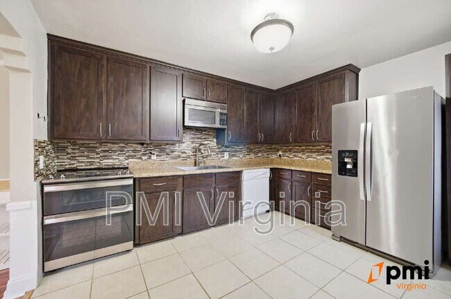 Foto del edificio - 2707 Martone Rd