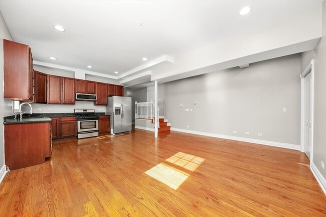 Building Photo - 6300 N Rockwell St