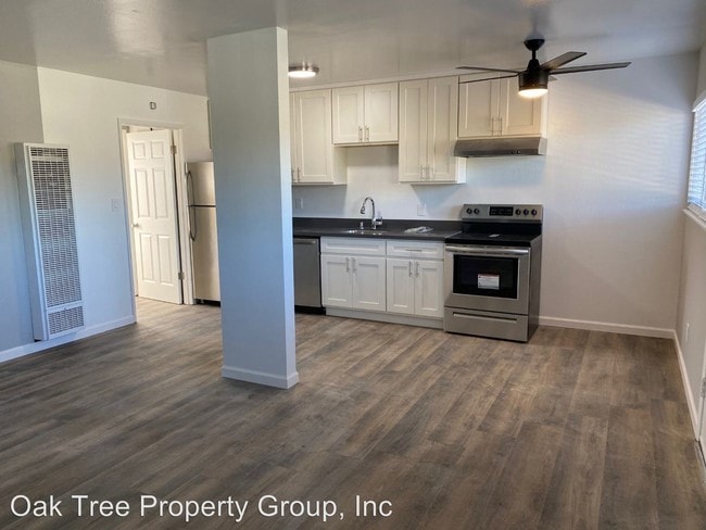 Building Photo - 3211 School St