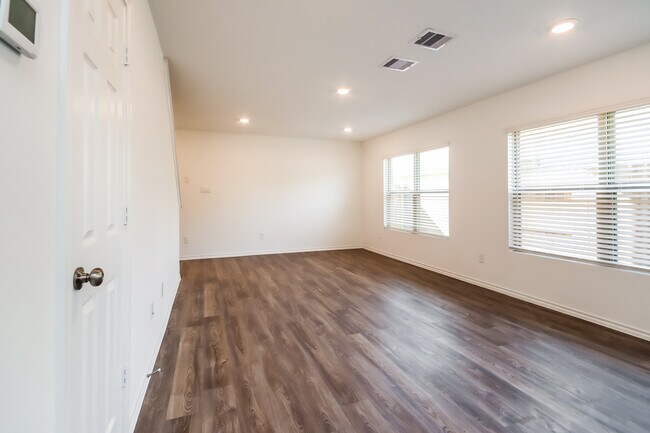 Building Photo - 32722 Orchard Haze Dr, Brookshire, TX