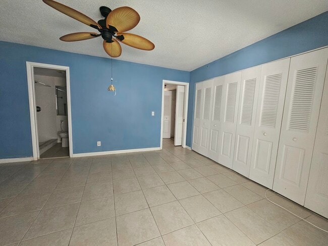 Building Photo - 145 Sheffield E