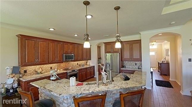 Building Photo - 5 br, 3 bath House - 5216 Lakehurst Ct