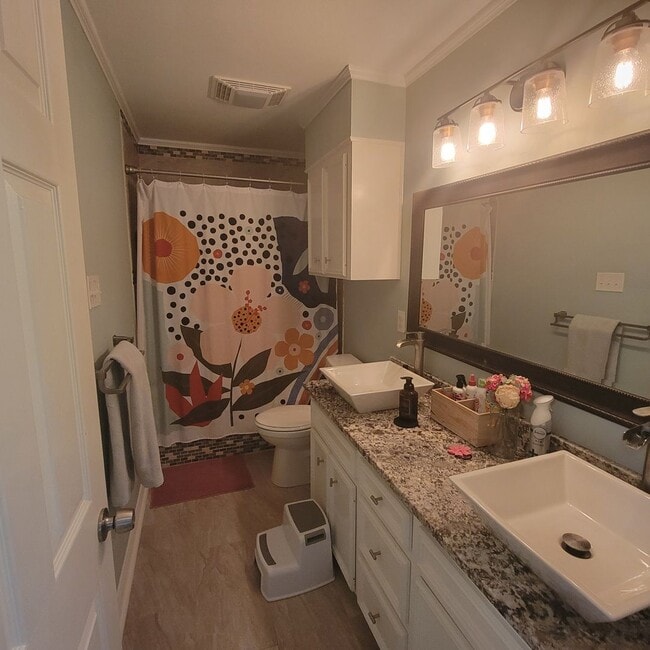 Foto del edificio - 4 Bedroom 2 Bath in Stockwell