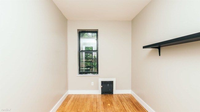 Building Photo - 516 Eastern Pkwy