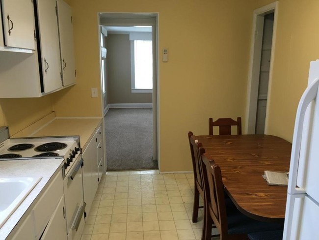 Building Photo - 312 Aden St Apt 5 (Available 12/26/19)