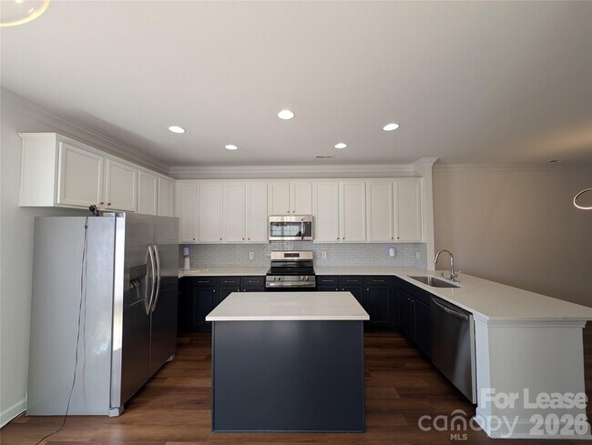 Foto del edificio - 5133 Prosperity Church Rd