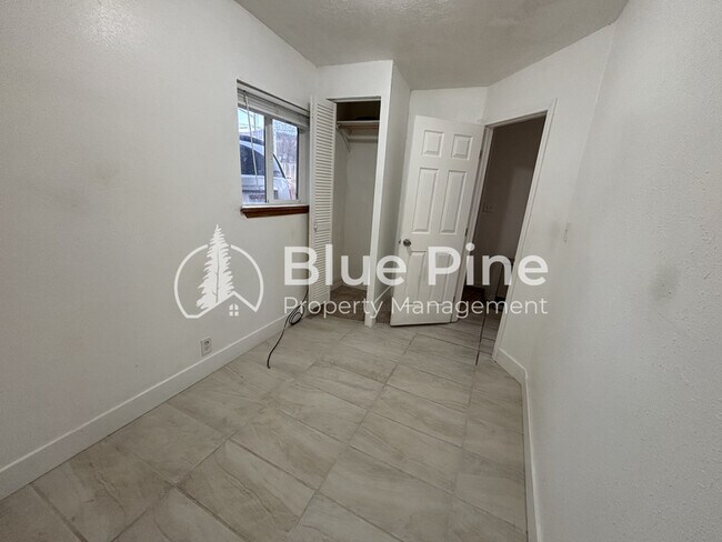 Foto del edificio - 3551 Jason Ave