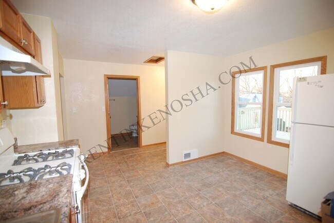 Building Photo - 4812 25th Ave