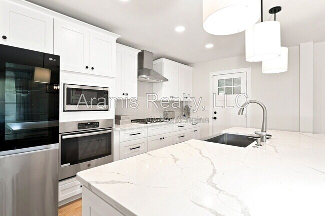 Foto del edificio - 2376 Spring Creek Rd