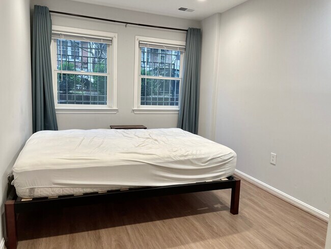 Foto del edificio - 1647 Park Rd NW