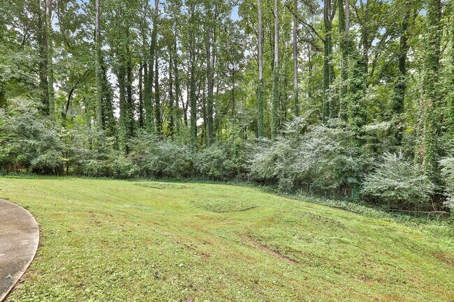 Foto del edificio - 303 Longer Dr