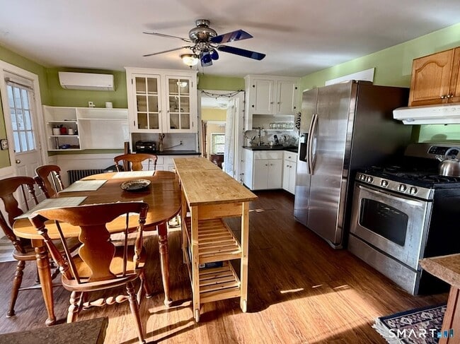 Foto del edificio - 120 Bloomingdale Rd