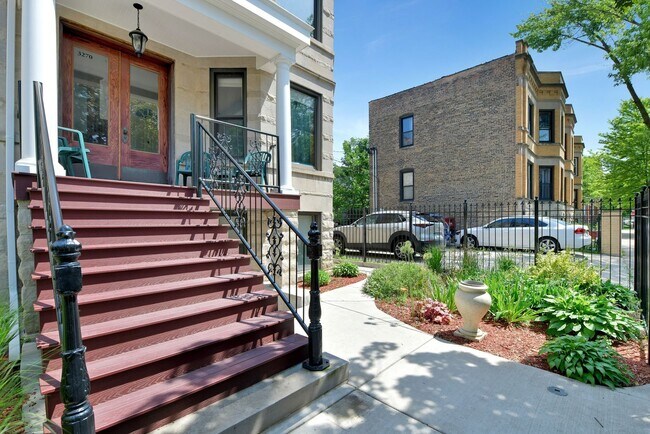 Foto del edificio - 3270 W Wrightwood Ave