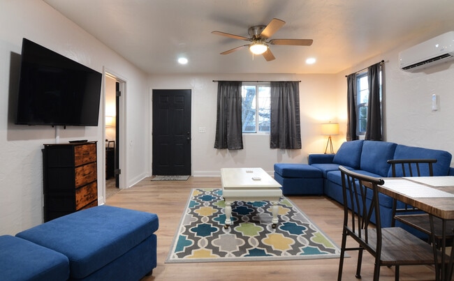 Building Photo - 205 S Washington St