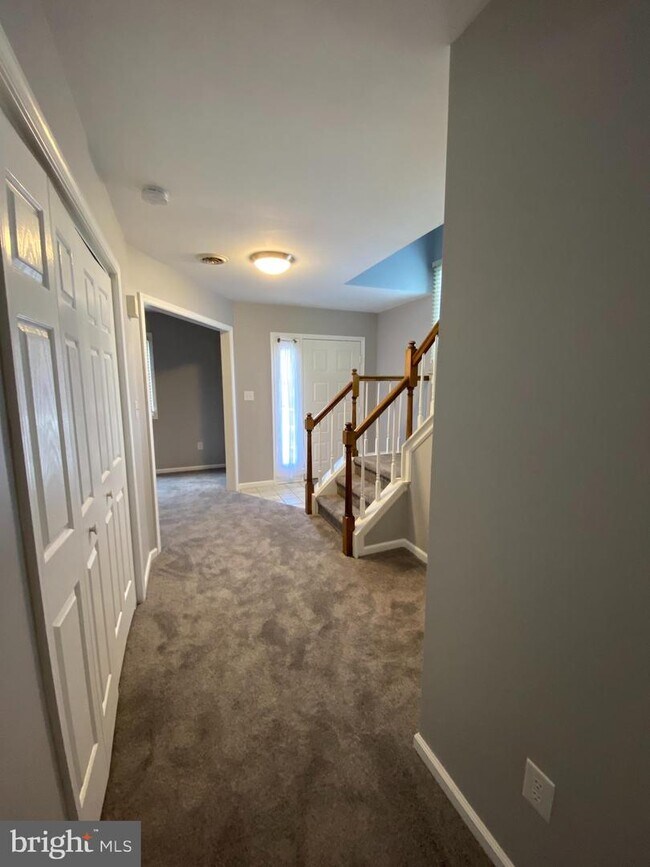 Building Photo - 76 Yellowwood Dr