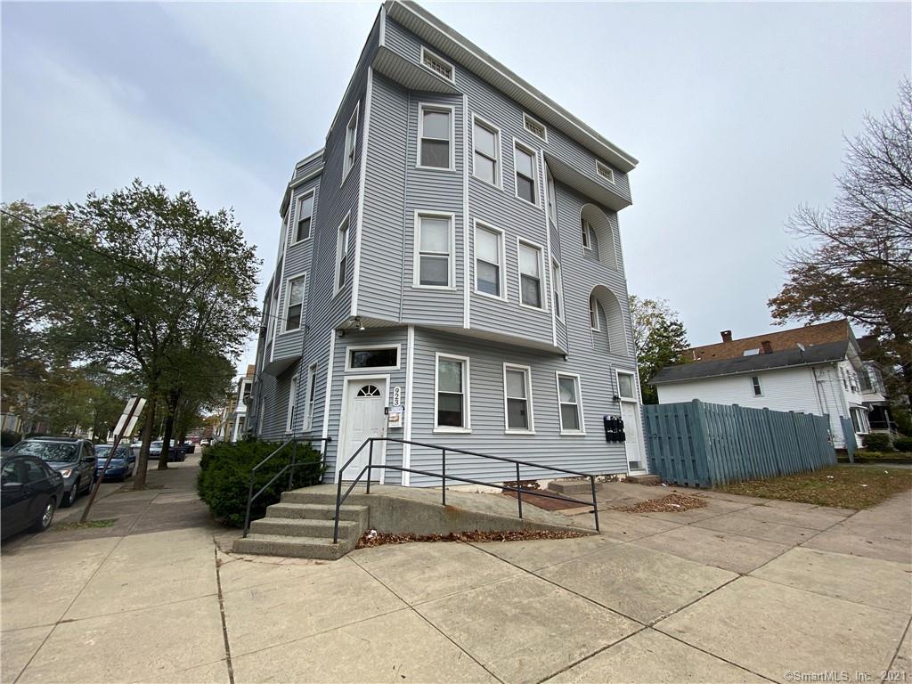 Building Photo - 923 Elm St