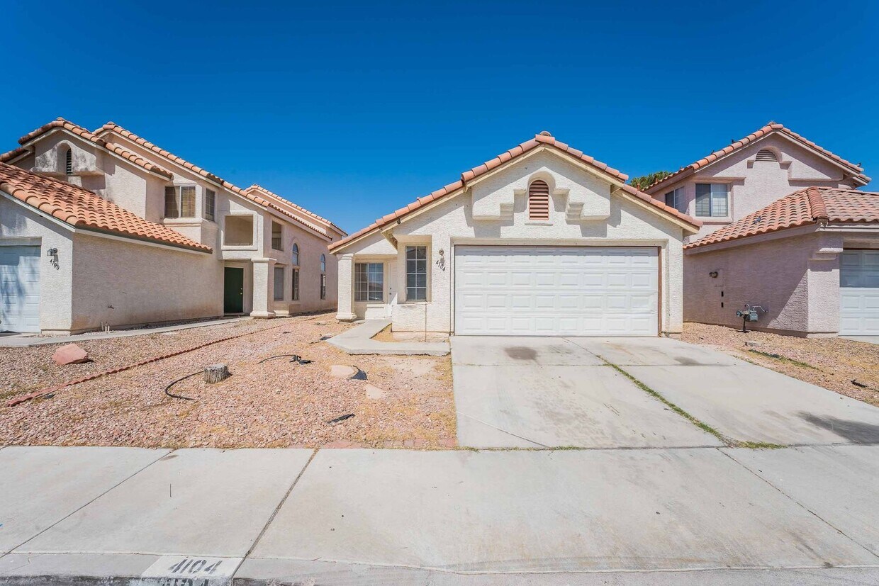 Foto principal - Spacious, Modern, Desert Home!