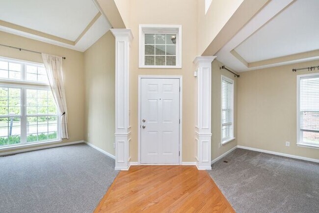Building Photo - 4 Bedroom in Fishers