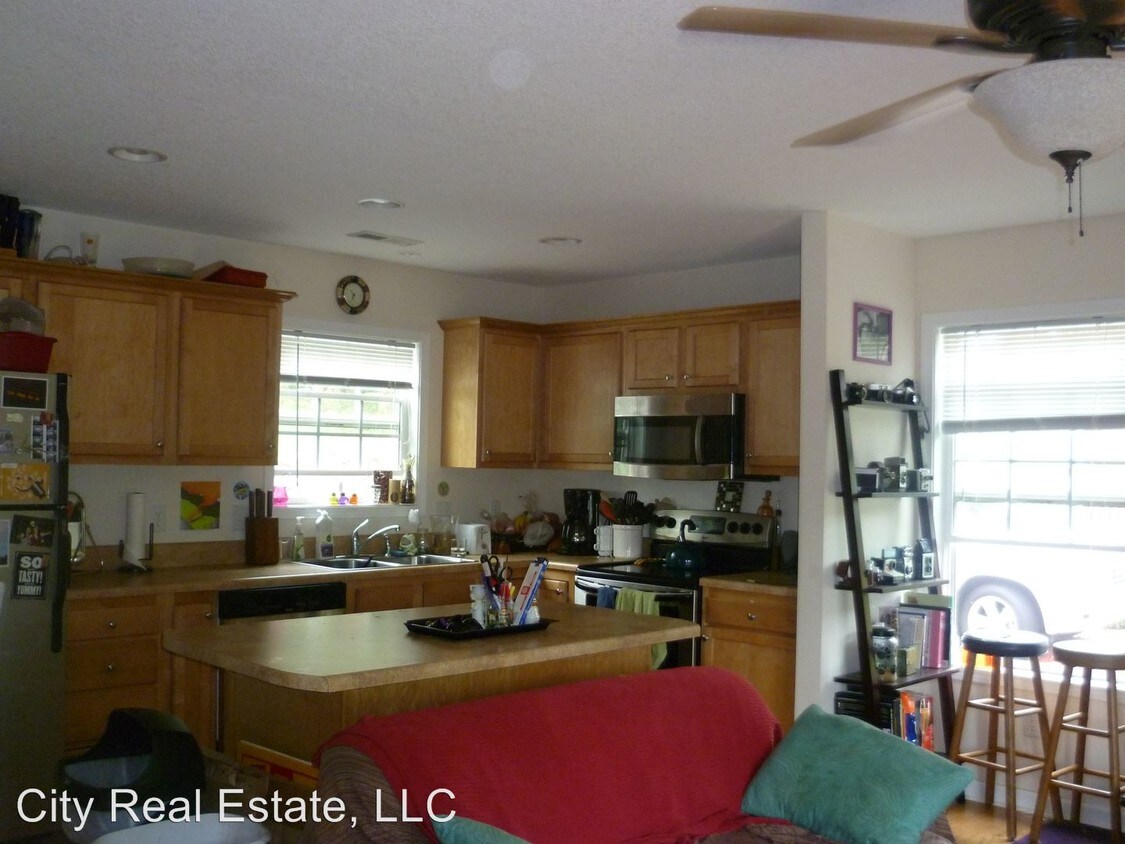 86 Green Oak Rd, Woodfin, NC 28804 House for Rent in Woodfin, NC