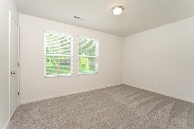 Foto del edificio - 4330 Shadi Green Ln