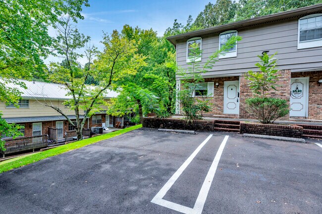 Foto del edificio - 2296 Chapel Hill Rd