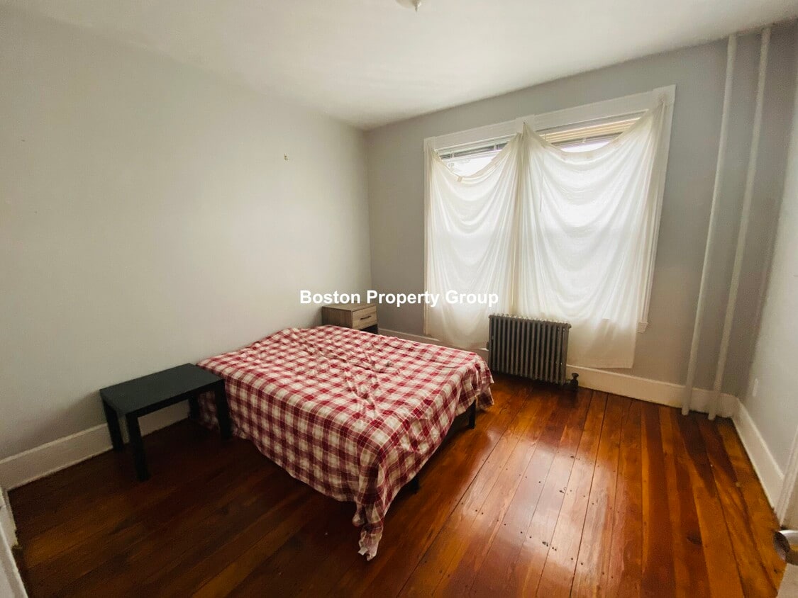 Primary Photo - 28 Clarkson St