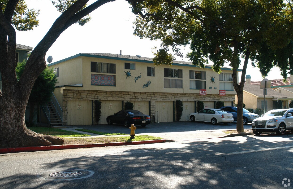 Building Photo - 432-434 W Stocker St