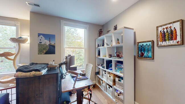 Foto del edificio - 1346 Monroe St NW