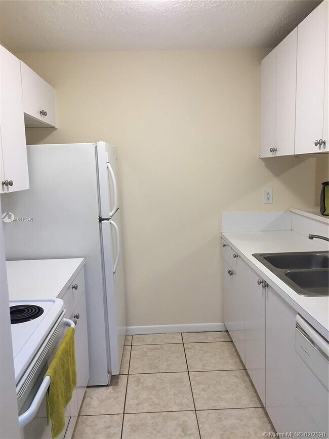 Building Photo - 8006 SW 149th Ave