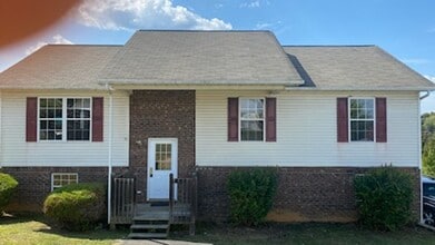 Building Photo - 332 Maple Leaf Ln