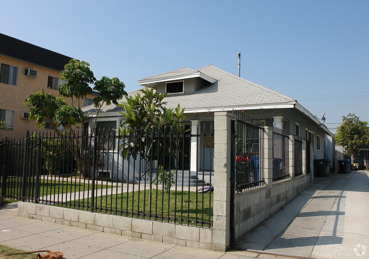 Foto del edificio - 1033 N Mariposa Ave