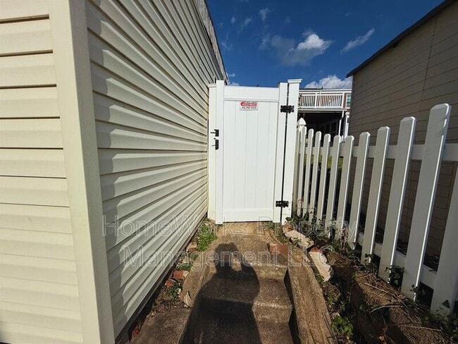 Photo - 5606 Chelwynd Rd Apartment