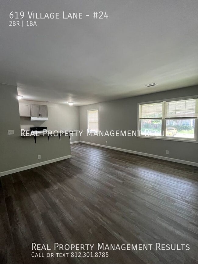 Foto del edificio - 619 Village Ln