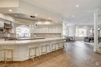 Building Photo - 2272 Coral Ridge Ave