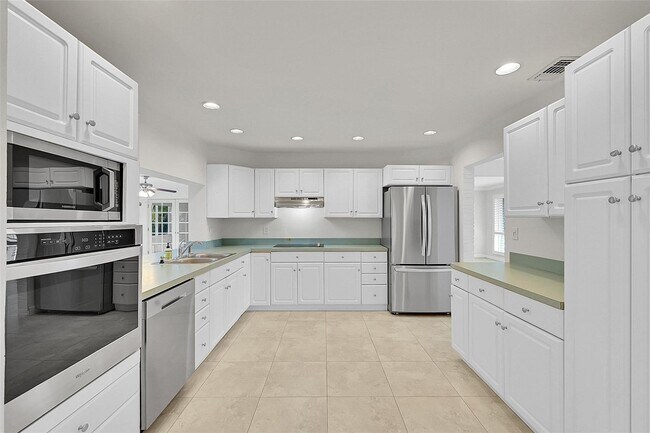 Photo - 211 SE 9th Ct House