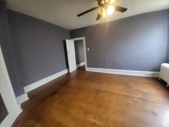 Foto del edificio - 5044 N Sydenham St