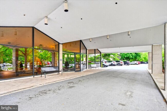 Foto del edificio - 1200 N Nash St