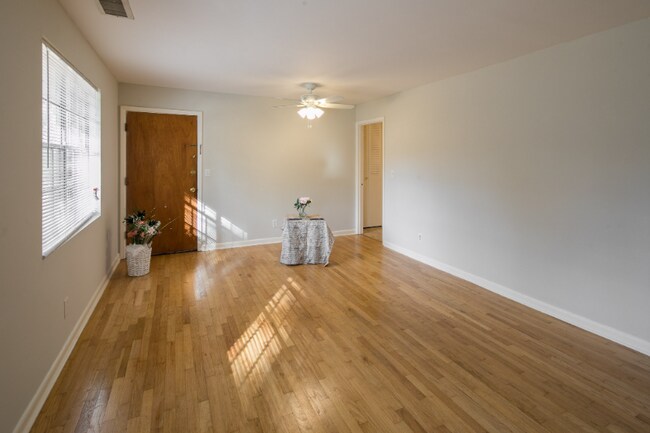 Foto del edificio - 463 Church St