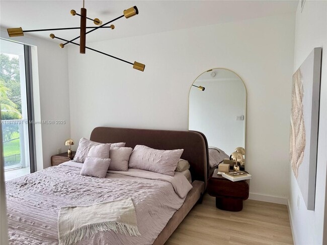 Building Photo - 13800 Highland Dr