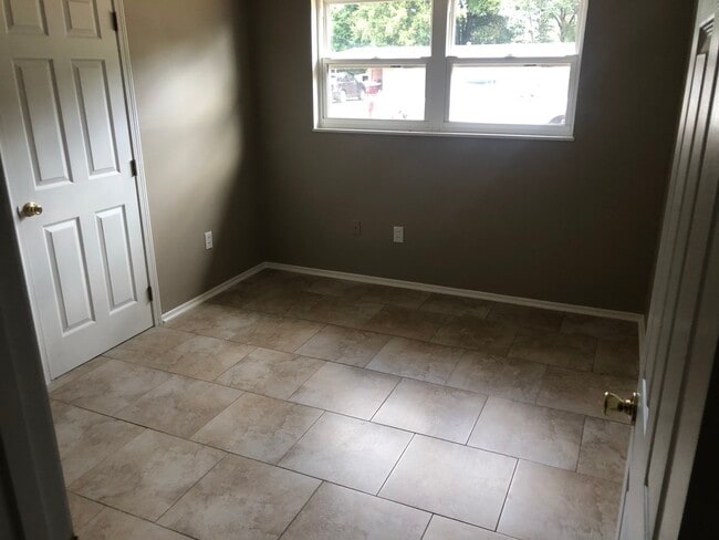 BED 1 - 6500 Julia Dr