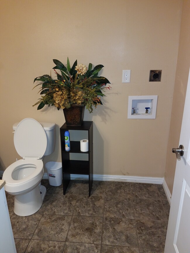 Building Photo - 3121 Urquhart St