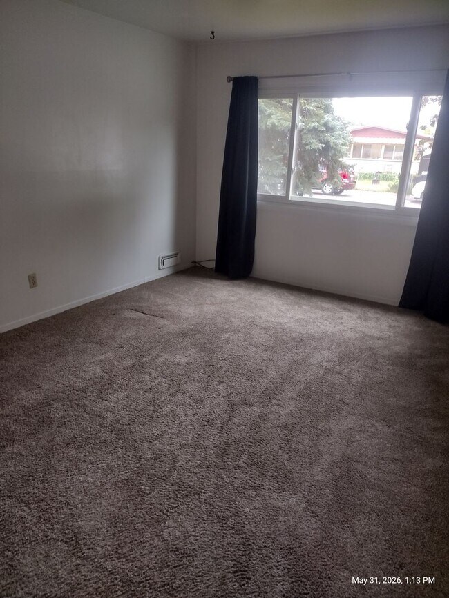Foto del edificio - 3 Bed/ 1 Bath Centrally Located House
