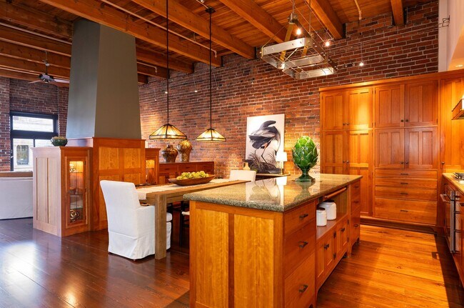 Foto del edificio - Pioneer Square Penthouse