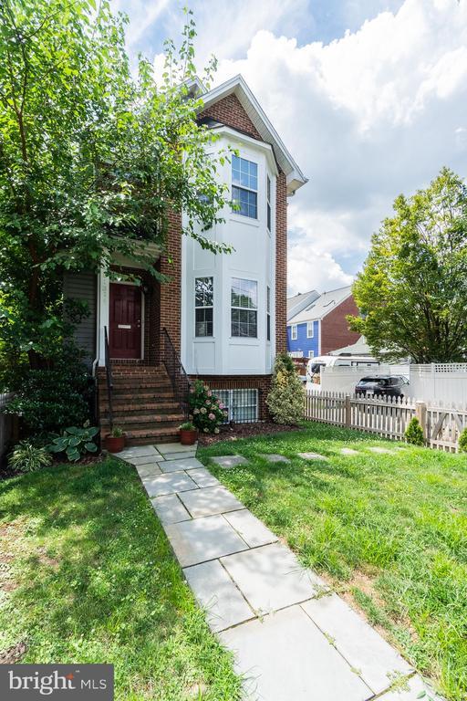 Building Photo - 1314 Wythe St