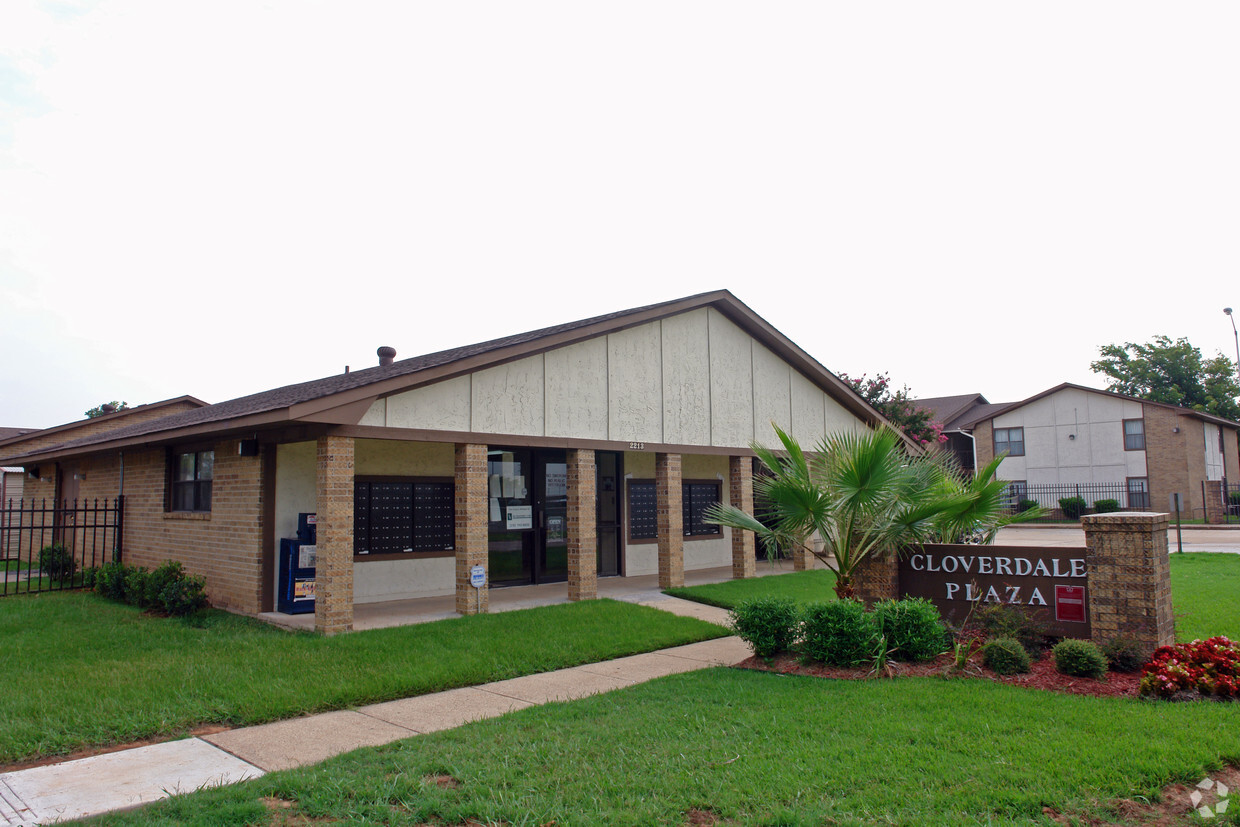 Primary Photo - Cloverdale Plaza Apartments