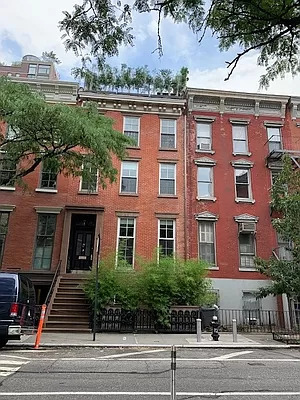 Foto principal - 221 W 13th St