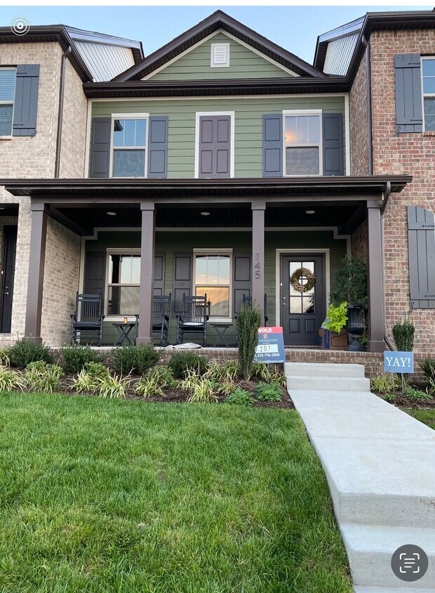 Foto principal - 145 Grandstand Blvd