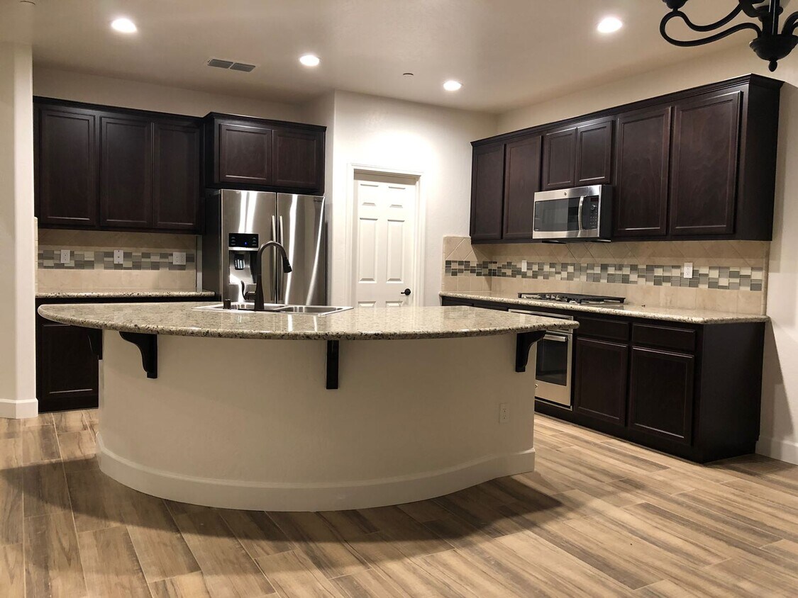 Kitchen - 3430 Taylor Ln